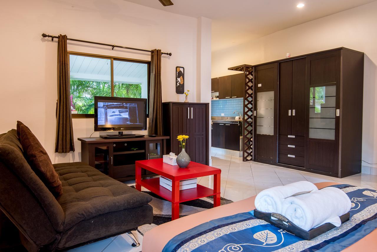 Tananza Resort & Homestay Phuket Nai Harn エクステリア 写真