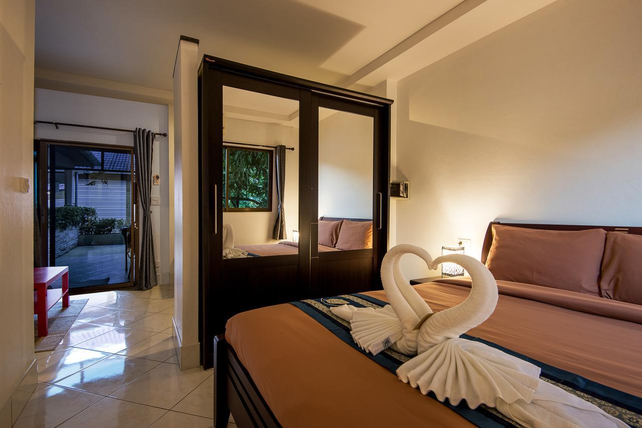 Tananza Resort & Homestay Phuket Nai Harn エクステリア 写真